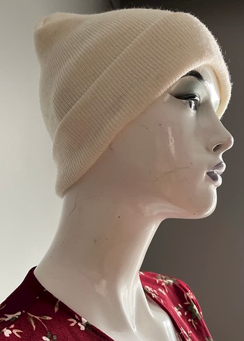 Bej Minimalist Kadın Bere - Görsel 4