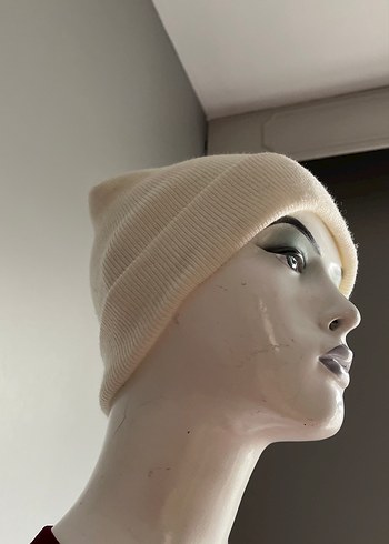 Bej Minimalist Kadın Bere - Görsel 2