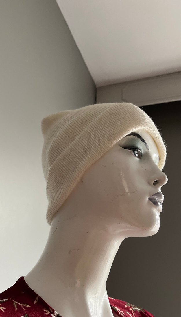 Bej Minimalist Kadın Bere - Görsel 2