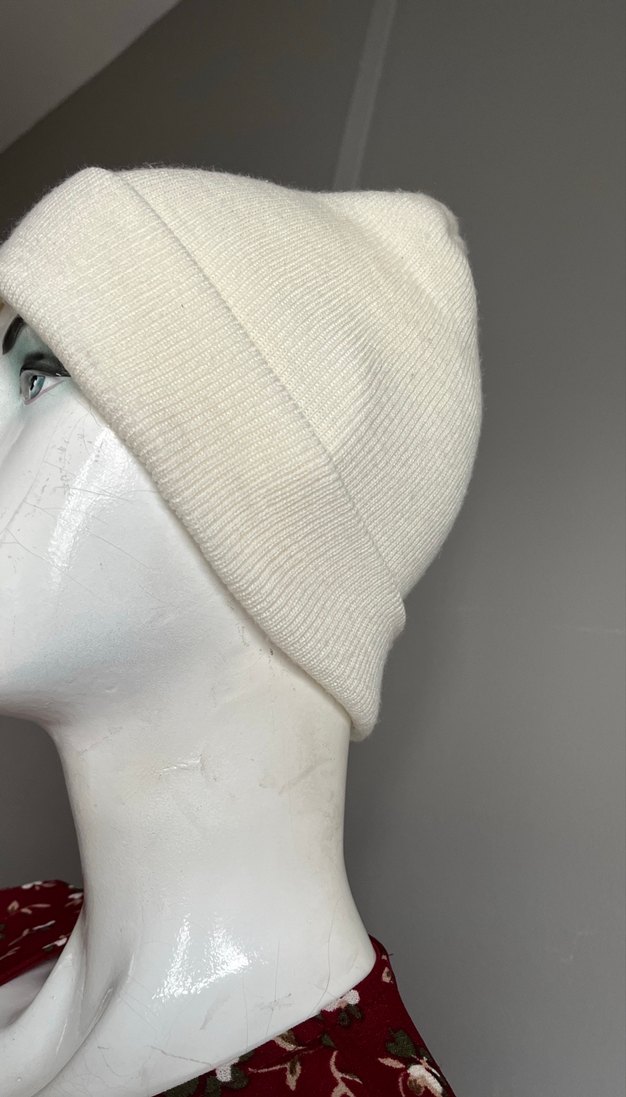 Bej Minimalist Kadın Bere - Görsel 3