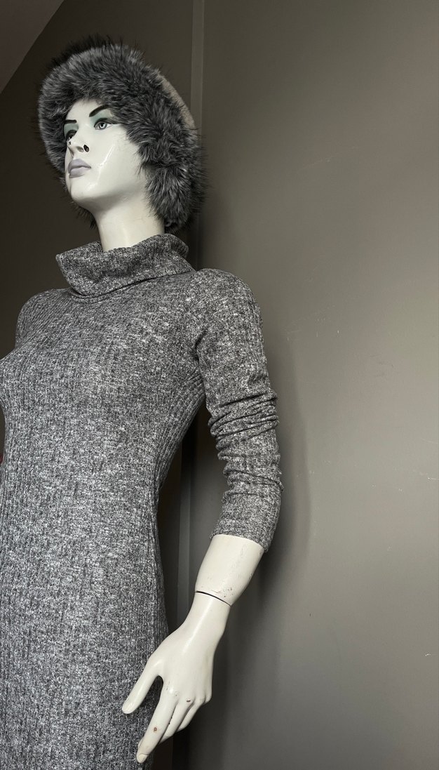 Gri Yüksek Yakalı Uzun Triko Elbise - Görsel 5