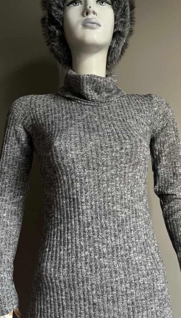 Gri Yüksek Yakalı Uzun Triko Elbise - Görsel 3