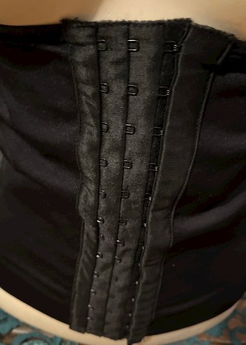 Siyah Dikişsiz Göğüs Korsesi - Görsel 4