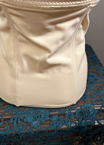 Bej Parlak Hemşire Korsesi Midi Boy - Görsel 3