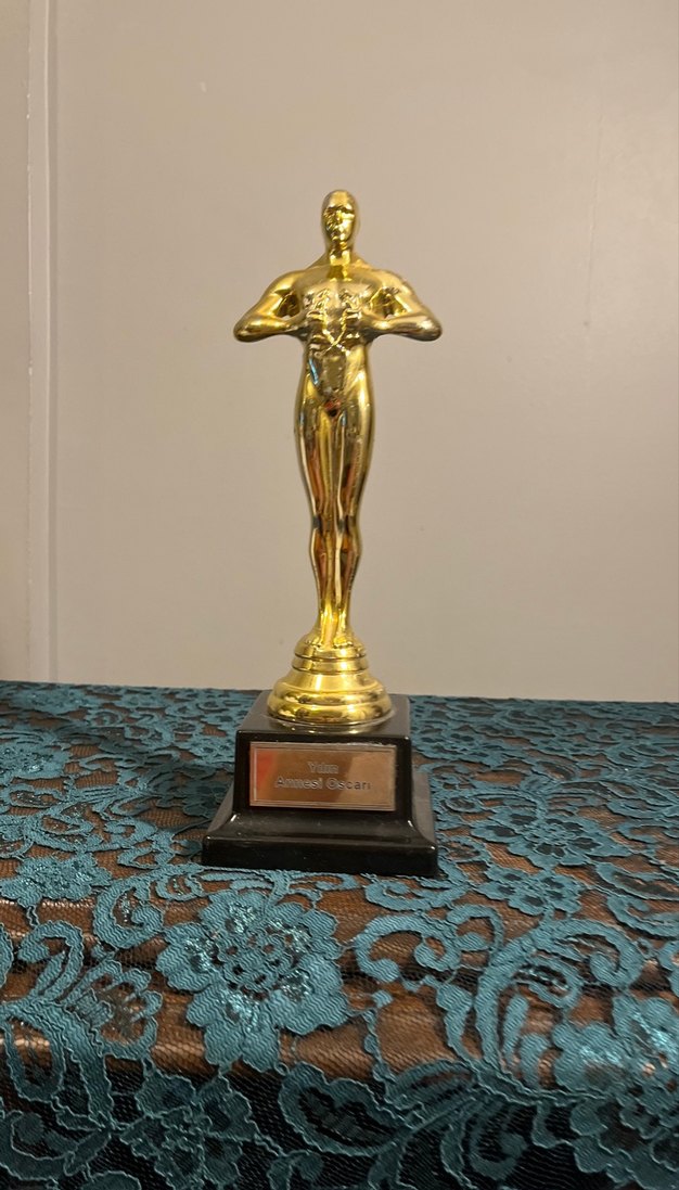 Yılın Annesi Parlak Altın Figürin Ödül - Görsel 3