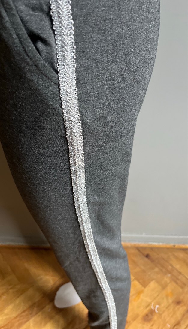 Gri eşofman altı yanı sutaşılı - Görsel 2