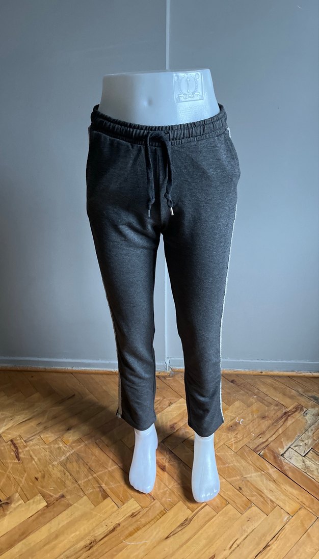 Gri eşofman altı yanı sutaşılı - Görsel 4