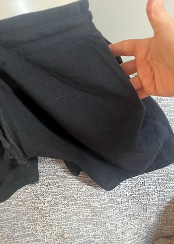 Siyah Keten Bel Bağlamalı  Şortu - Görsel 3