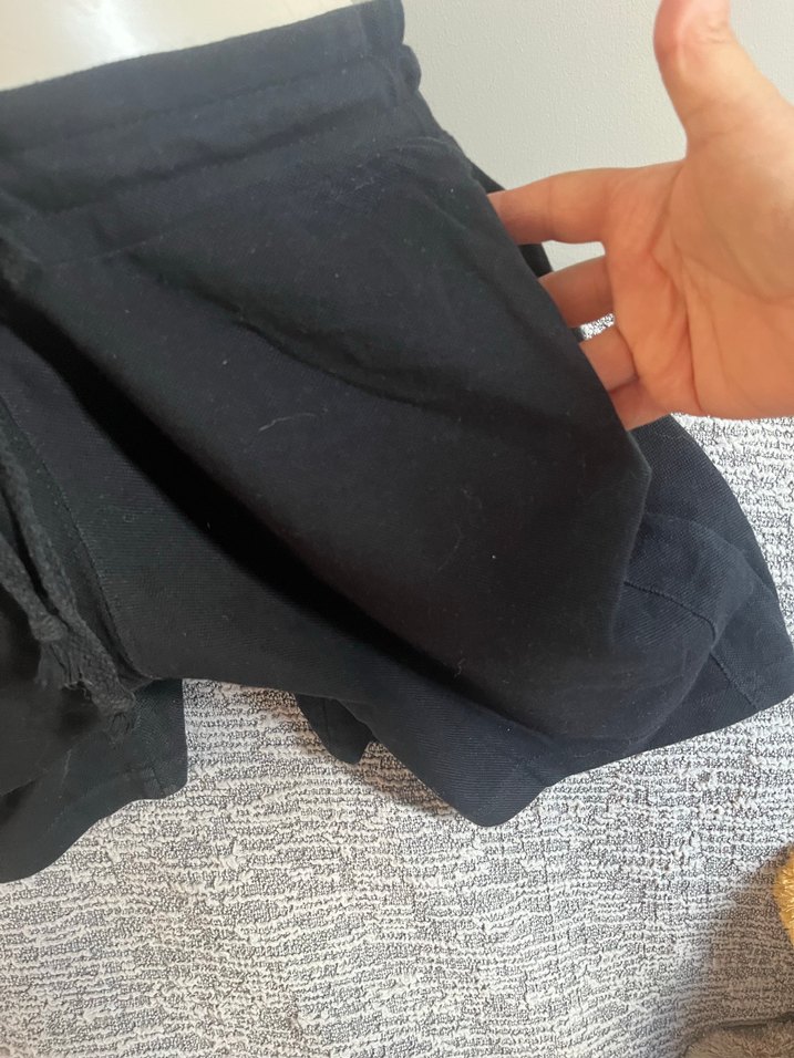 Siyah Keten Bel Bağlamalı  Şortu - Görsel 3