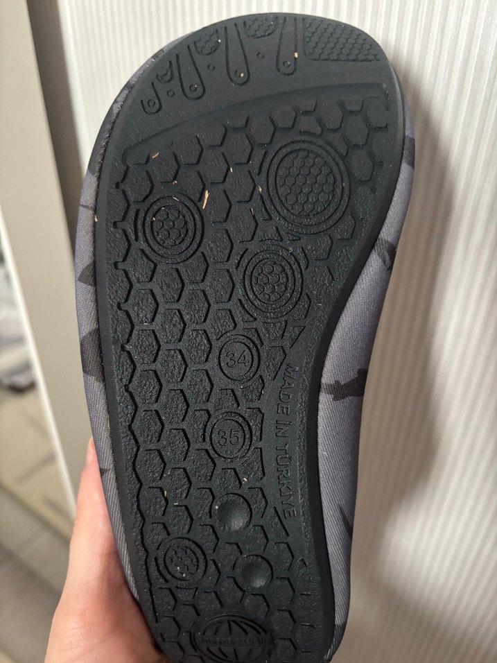 Gri Erkek Çocuk Kaydırmaz Bantlı Terlik - Görsel 3