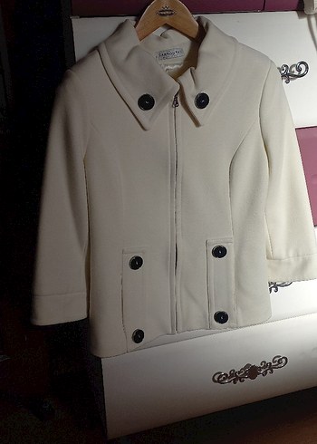 Düğmeli Beyaz Midi Kaban - Görsel 2