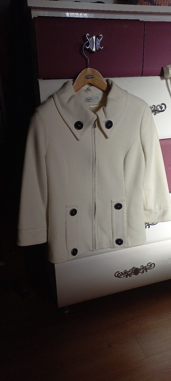 Düğmeli Beyaz Midi Kaban - Görsel 2