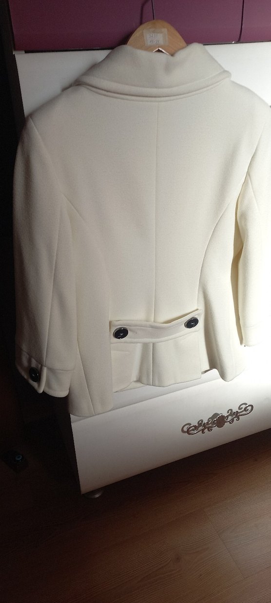 Düğmeli Beyaz Midi Kaban - Görsel 3