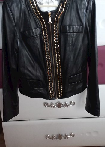 Zincir Detaylı Siyah Deri Biker Ceket