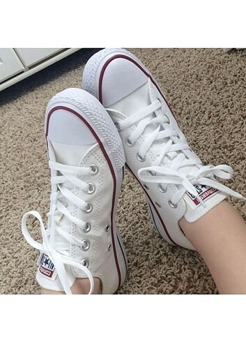Beyaz converse