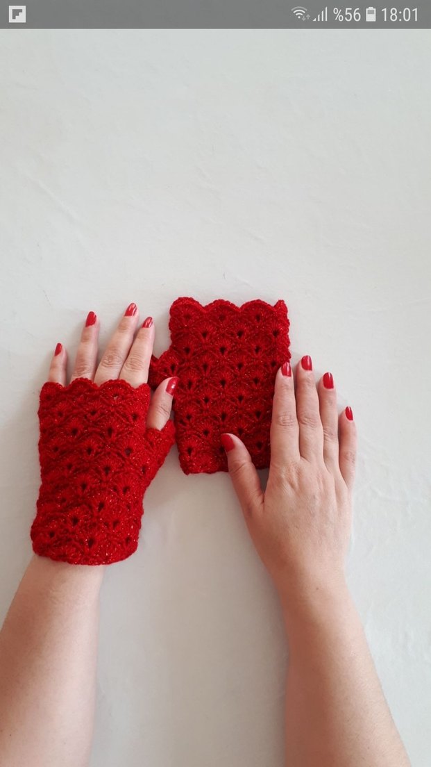 Kırmızı Dantel Detaylı Örgü Eldiven - Görsel 2