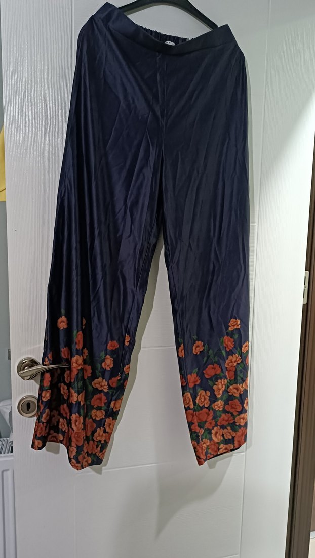 Çiçek Desenli pantolon - Görsel 3