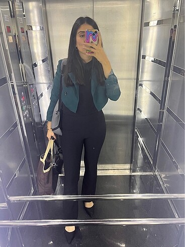 Zümrüt yeşili crop blazer ceket