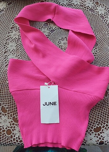June boyundan baglamalı bluz