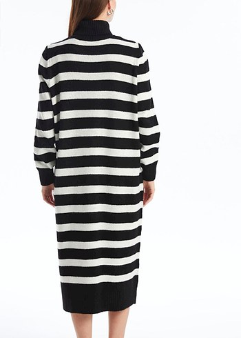 Siyah-Beyaz Çizgili  Triko Elbise - Görsel 3