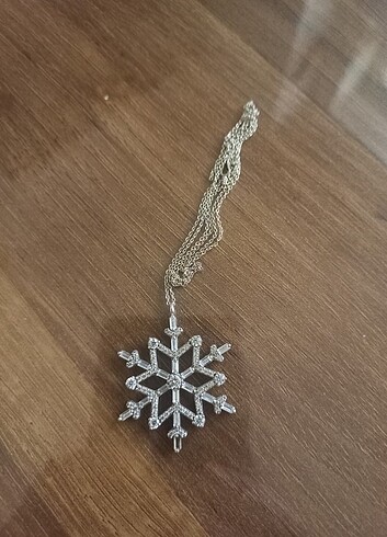 Kar tanesi kolye