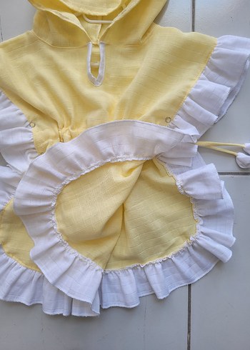 Kız Çocuk Sarı Kapüşonlu Fırfırlı Panço - Görsel 7