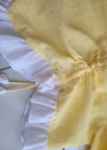 Kız Çocuk Sarı Kapüşonlu Fırfırlı Panço - Görsel 8