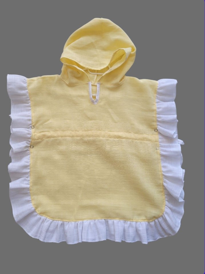 Kız Çocuk Sarı Kapüşonlu Fırfırlı Panço - Görsel 5