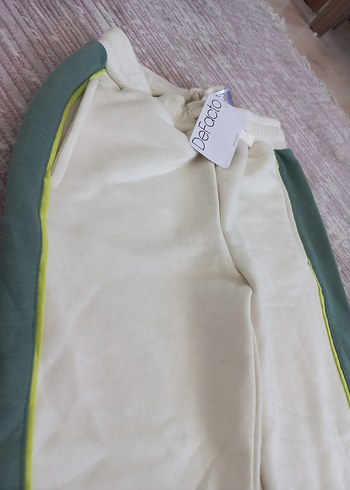 LC Waikiki Beyaz Elastik Bel Rahat Kesim Erkek Çocuk Pantolonu