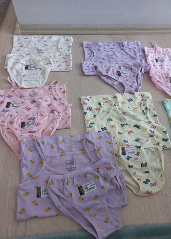 Çocuklar için Renkli Baskılı Atlet ve Külot Seti - Görsel 10