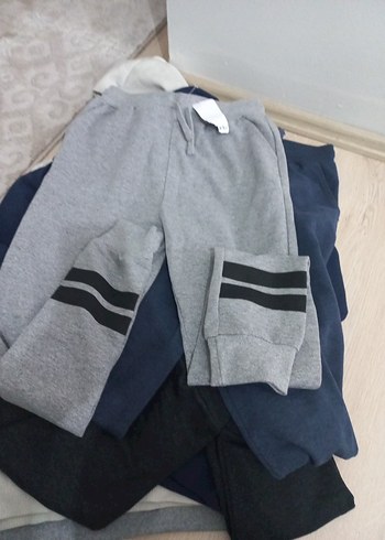 Gri Kapüşonlu Uzun Kollu Sweatshirt 1 adet - Görsel 2