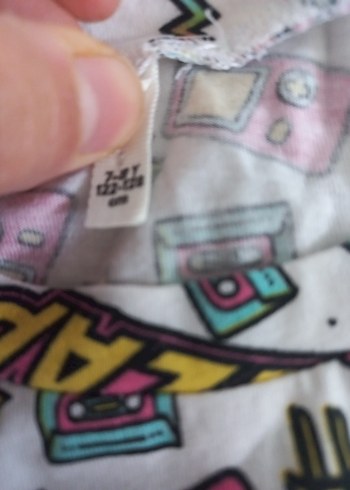 Renkli Baskılı Kız Tişörtü - Görsel 3