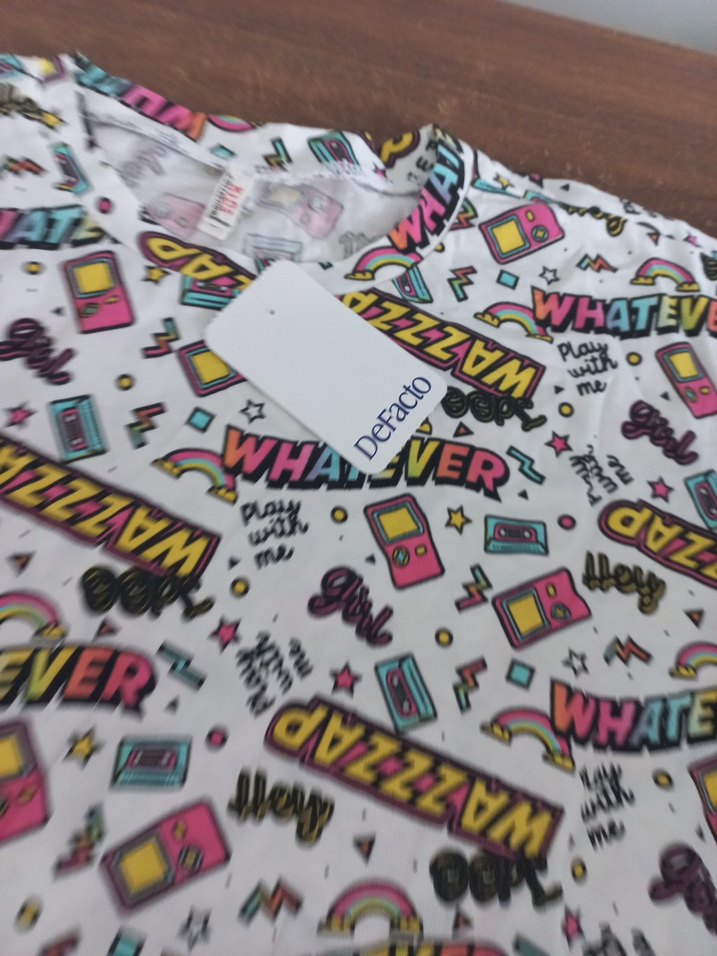 Renkli Baskılı Kız Tişörtü - Görsel 2