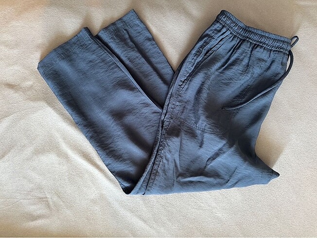 Zara Dökümlü Kısa Paça Pantolon - Görsel 5