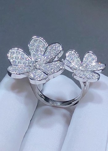 Van Cleef & Arpels ürünü