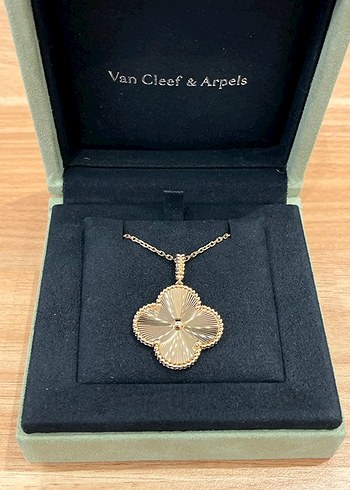 Van Cleef & Arpels Altin Dort Yaprakli Siklik