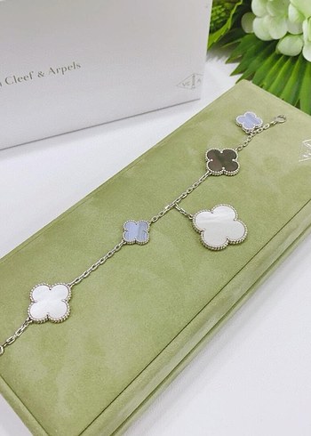 Van Cleef & Arpels ürünü