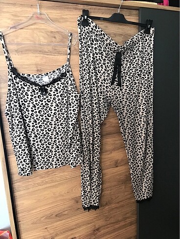 Leopar pijama takımı