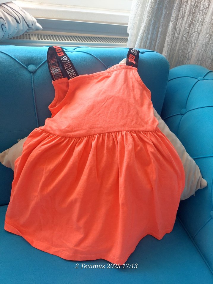 Turuncu Düğmeli Askılı Kız Elbisesi - Görsel 3