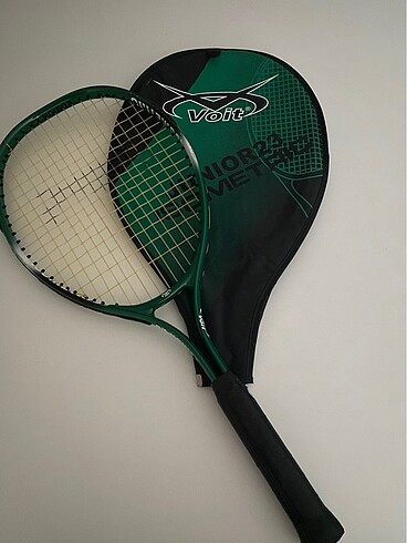 Voit tenis raketi