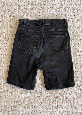 32 Beden Siyah yüksek bel jean şort