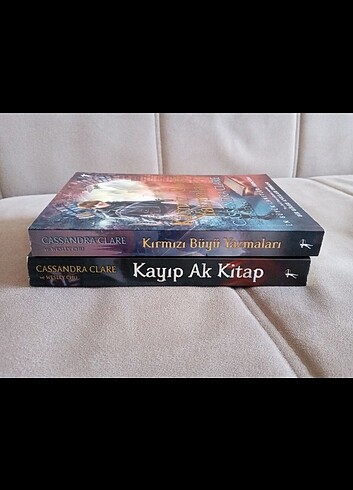Cassandra Clare Kırmızı Büyü Yazmaları