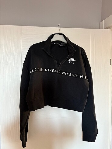 Nike sweatshirt