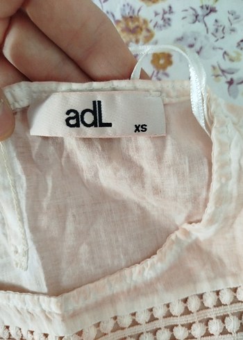 s Beden Dantel Detaylı Pamuklu bluz