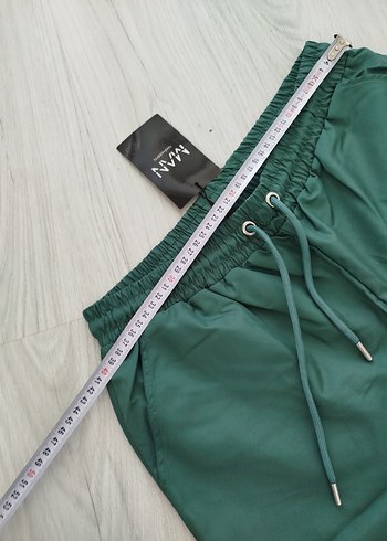 Renkli Bant Detaylı Erkek Mini Deniz Şortu - Görsel 3