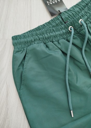 Renkli Bant Detaylı Erkek Mini Deniz Şortu - Görsel 2