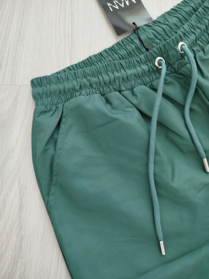 Renkli Bant Detaylı Erkek Mini Deniz Şortu - Görsel 2