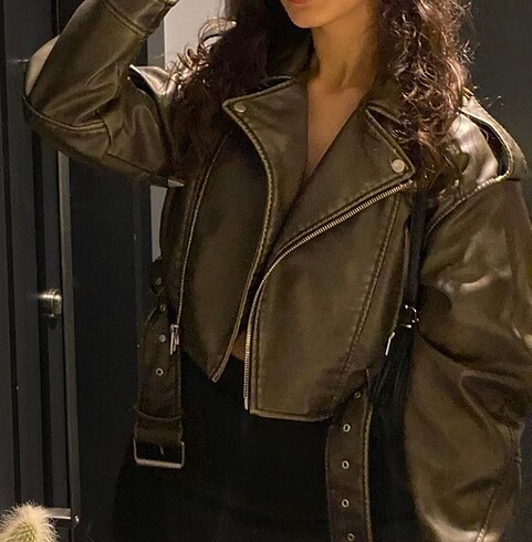 Zara Suni crop deri ceket