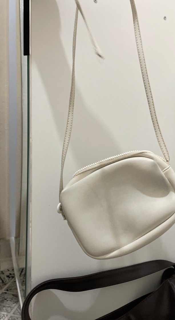 Kadın Beyaz Deri Fermuarlı Çapraz Çanta - Görsel 2