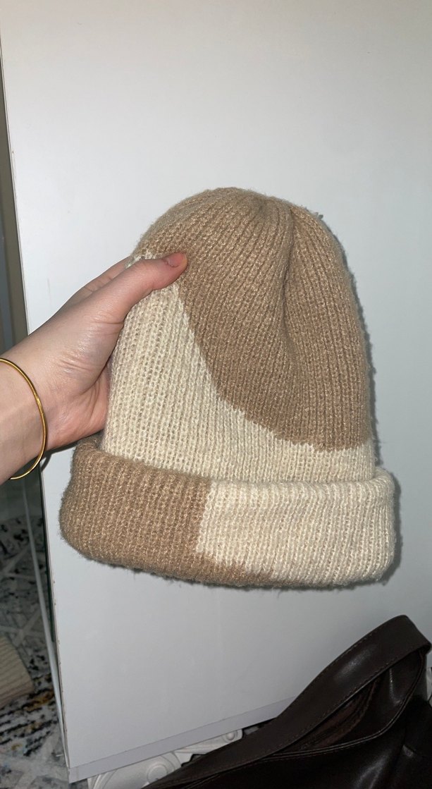 Bej Renkli Örgü Kadın Bere - Görsel 2